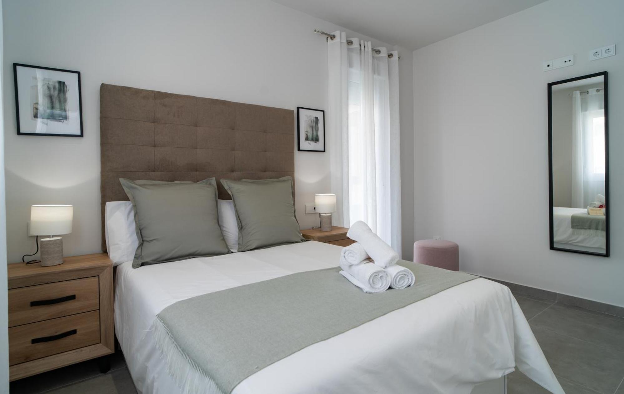 AAC Málaga - Con luz propia, amplio y nuevo! Apartamento Quarto foto